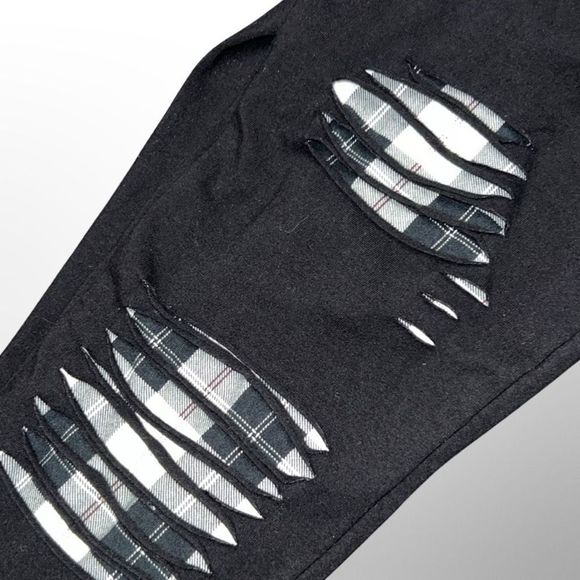 Torrid Signature Hi Waist Slashed Tapered Crop Legging Size 1 - Picture 4 of 4